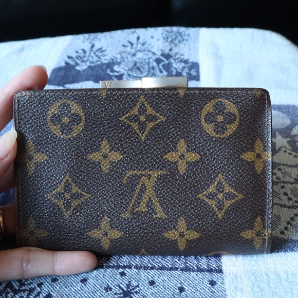 Authentic Louis Vuitton Portefeville Viennois Wallet - Picture 15 of 16